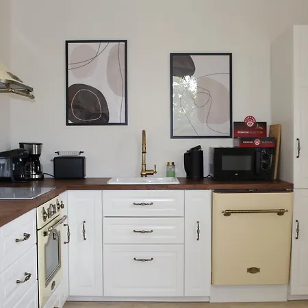 Vilipa No 6 I Zentrumsnah Wohnen Im Gruenen I 10 Personen I 2 Baeder I Kueche