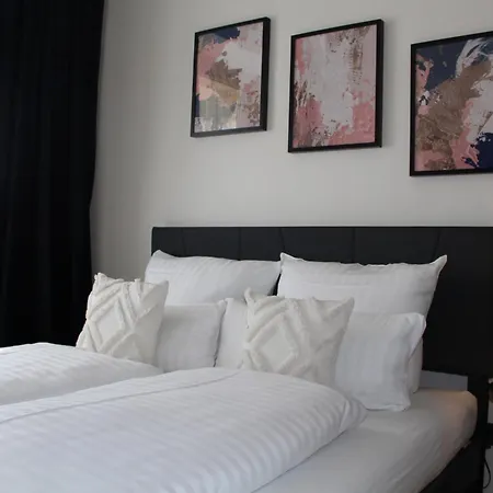 Vilipa No 6 I Zentrumsnah Wohnen Im Gruenen I 10 Personen I 2 Baeder I Kueche