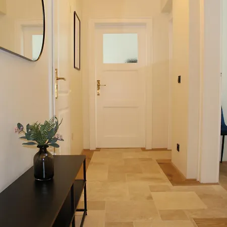 Vilipa No 6 I Zentrumsnah Wohnen Im Gruenen I 10 Personen I 2 Baeder I Kueche Leipzig