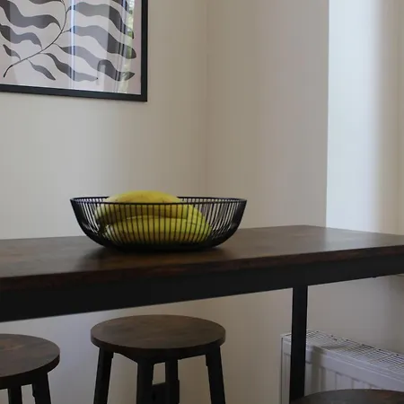 Vilipa No 6 I Zentrumsnah Wohnen Im Gruenen I 10 Personen I 2 Baeder I Kueche