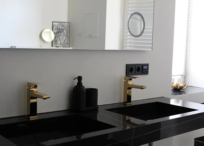 Vilipa No 6 I Zentrumsnah Wohnen Im Gruenen I 10 Personen I 2 Baeder I Kueche * Leipzig